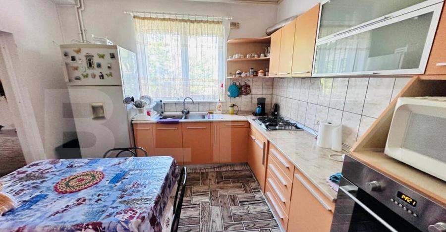 Casa cu 7 camere, 400 mp, 1500 mp de teren, Breazu - 4