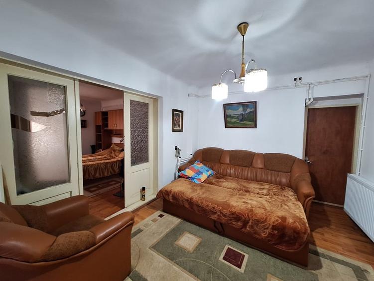 Frumusani, casa 6 camere 1000 mp teren DN4 2 centrale gaz 2 bucatarii - 12