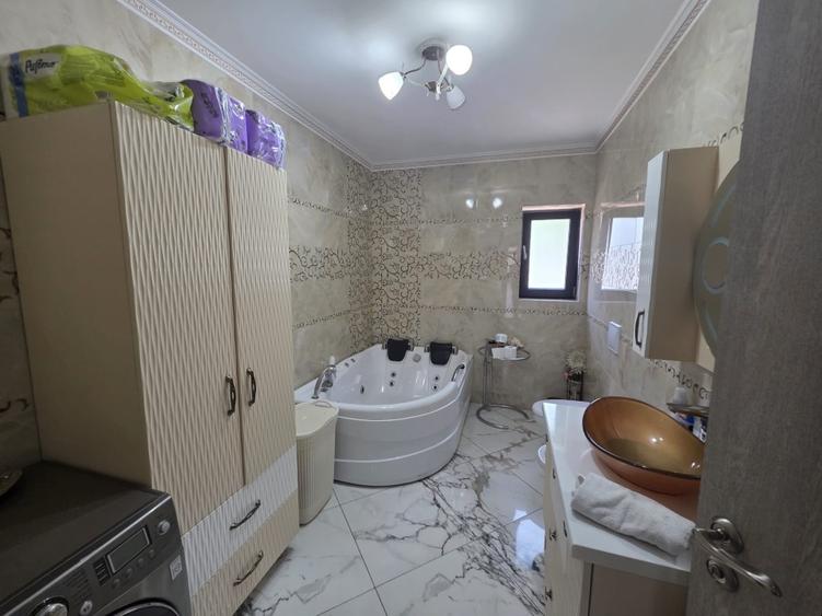 Vilă de vânzare ( Teren 1700mp) situată în  zona Bucium-Visa - 16