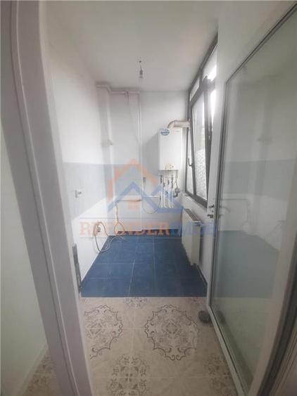 Garsoniera spatioasa zona Salaj - 10