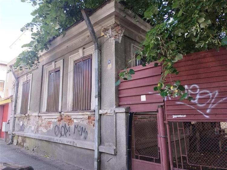 O proprietate unica - teren stradal in Cotroceni - 1240 mp - 2