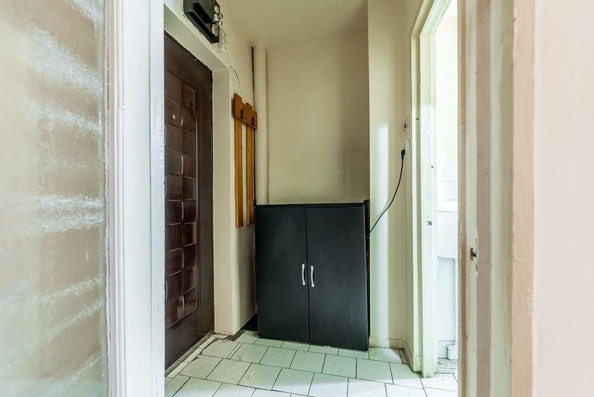 Vandut Garsoniera confort 1 la etajul 2 in confectii Comision 0 - 3