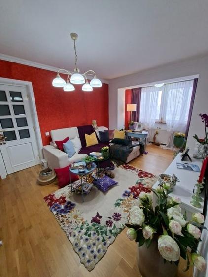Apartament cu 2 camere decomandat, mobilat în Central