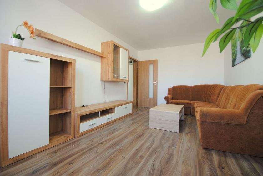 De vanzare apartament cu 3 camere- zona Circumvalatiunii-comision 0 - 1