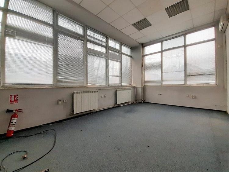 Cladire mixta / Loc. Fieni / zona centrala / D+P+1, / 828 mp / comision 0% - 3