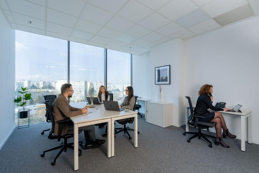 Alăturați-vă unui mediu de co-working cooperativ în Regus Iulius Business Centre - 1