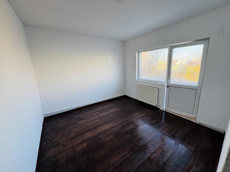 Lipovei, 3 camere renovat, decomandat, centrala termica - 1