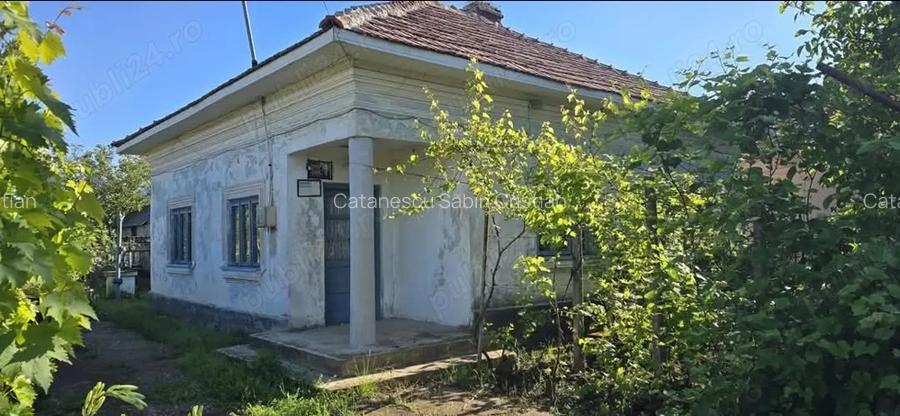 De vanzare Casa Piatra Olt si teren de 2200 mp