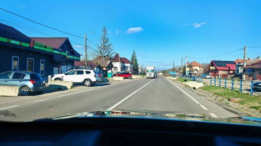 Teren de vanzare – 2.550 mp, pozitie excelenta, Stalpeni (zona centrala), jud AG - 2