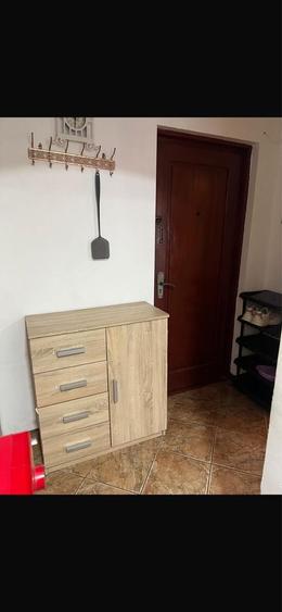 Garsonieră decomandată în Broșteni