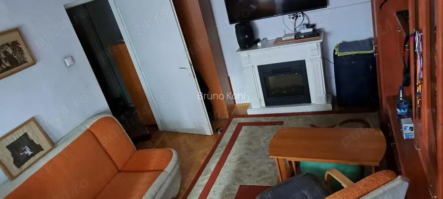 Proprietar vand apartament 3 camere decomandat, et. 1, Calea Sagului.