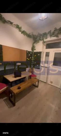 Apartament cu 4 camere decomandat în Central