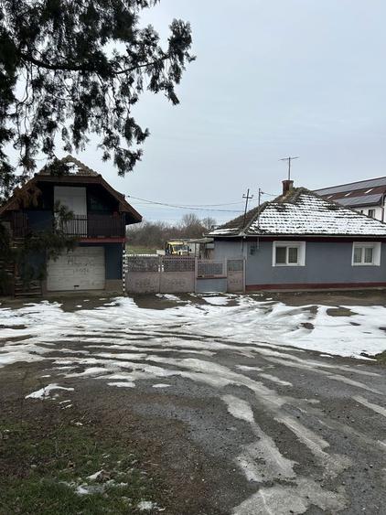 Casa , spatiu comercial , teren 2670m 2 - 3