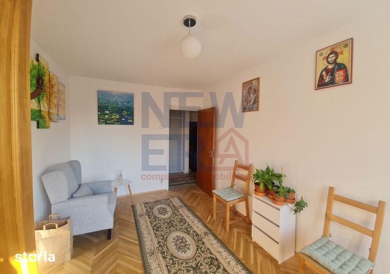 Apartament cu 4 camere decomandat în Dămăroaia