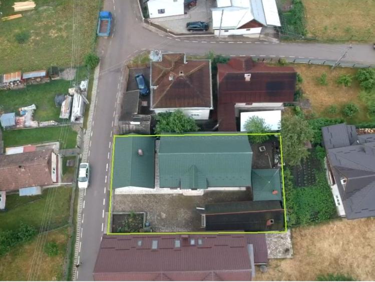 Va aducem spre vanzare o proprietate cocheta, case, foisor si curte - 2