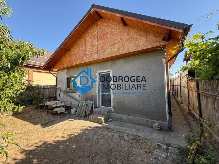 Caslita - teren 513 mp, pomi fructiferi, casa 2 camere - 1