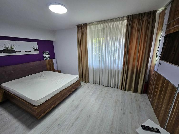Casă cu 4 camere cu Teren 100 Mp în Domnești