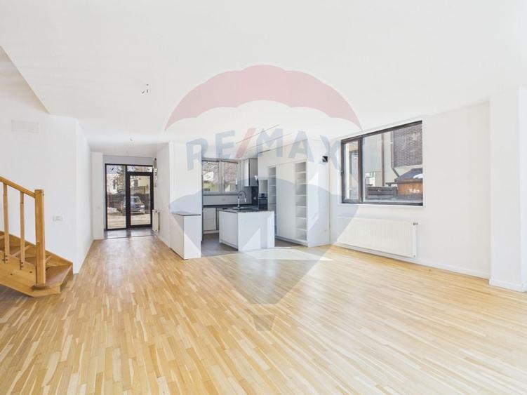 Vila 5 camere, 200 mp utili,270 mp teren NorthPoint Corbeanca - 2