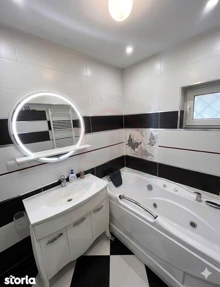 Apartament cu 2 camere în Micro 20
