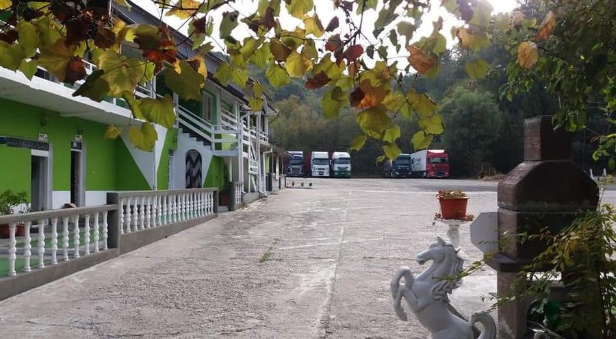 Vand pensiune si hotel la DN7/E81 Pitesti- Rm Valcea, teren 4 ha, 25euro/mp - 9