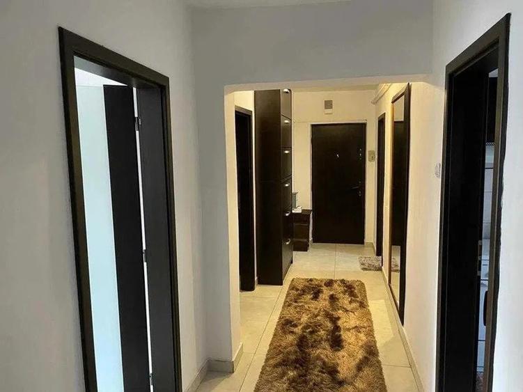 Apartament 4 camere, decomandat, etajul 2/8, zona Cug - 5