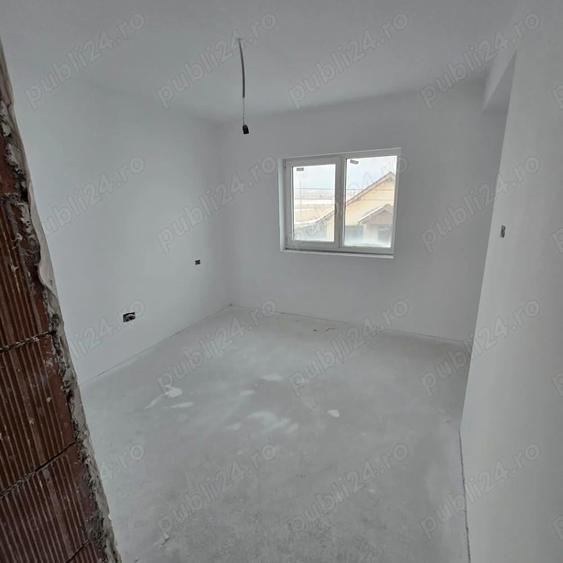 De vanzare apartament 3 camere, semifinisat - 10