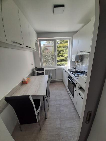 Inchiriez apartament 2 camere - 3