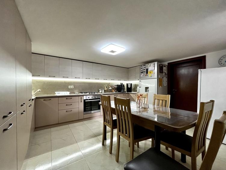 Casa spațioasă și primitoare cu garaj dublu, în Braytim – Soarelui - 28