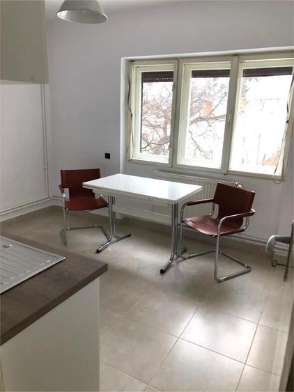 Apartament in casa, zona Patria - 3