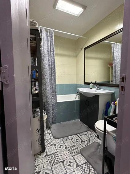 Apartament cu 3 camere decomandat în Aradului