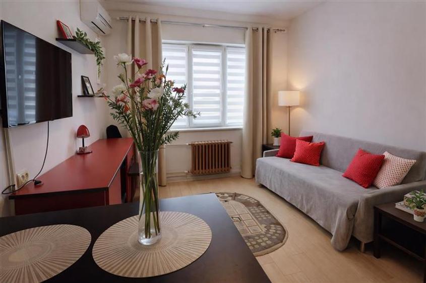 3D! Garsoniera cu baie si bucatarie, mobilata, loc parcare, Tractorul, Brasov - 1