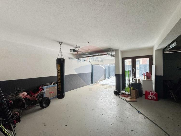 Vilă ultrafinisată cu două unități locative în zona Gruia - 12