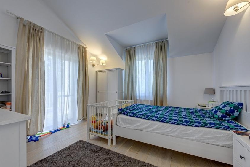 Vila eleganta pe malul lacului| Ponton si piscina| Snagov - 6