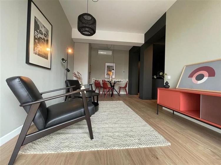Apartament cu 2 camere semidecomandat, mobilat în Central Apartament cu 2 camere semidecomandat, mobilat în Central