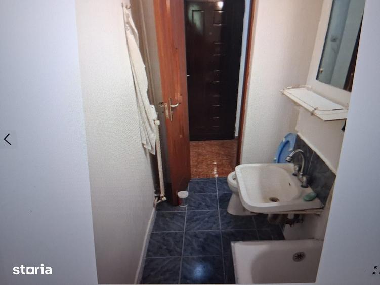 Garsonieră decomandată în Tei