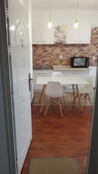 Ultracentral, Ap. de 4 camere impartita in 2 ap. comision 0 - 5