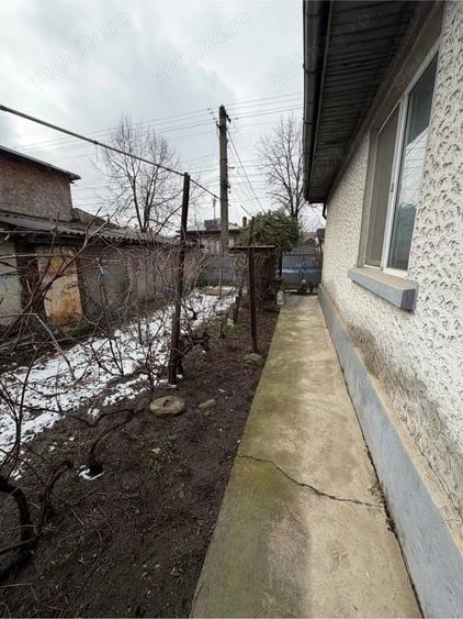 Casa De Vanzare - 4