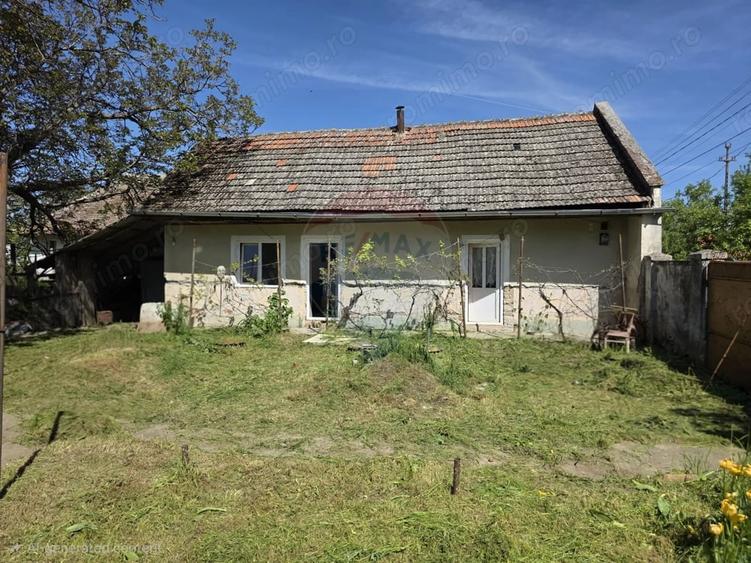 Casă cu Teren 2880 Mp în Giulvăz