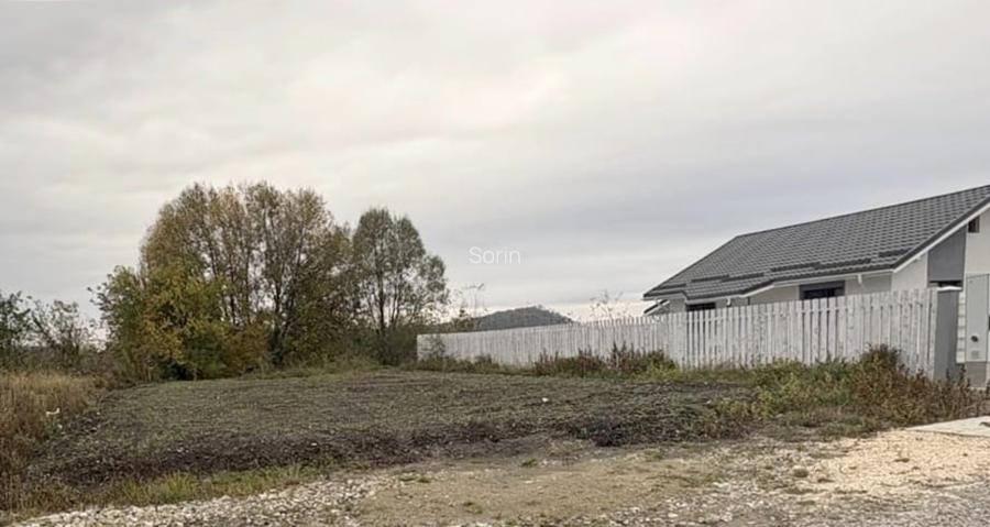 Teren intravilan cu utilități - Hărman.