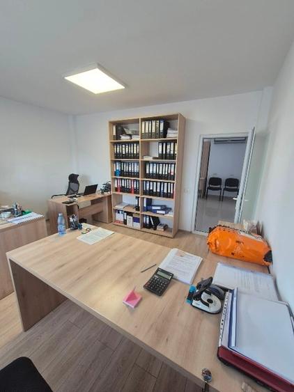 Spatiu central birouri, cabinete - 5
