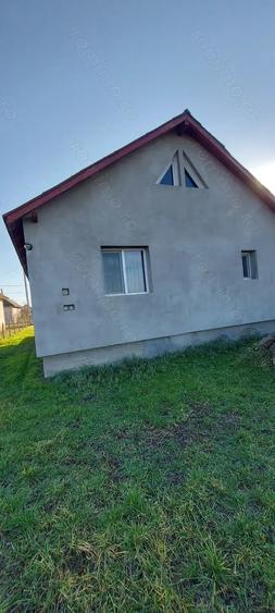 Vindem Casa la Satulung - 1