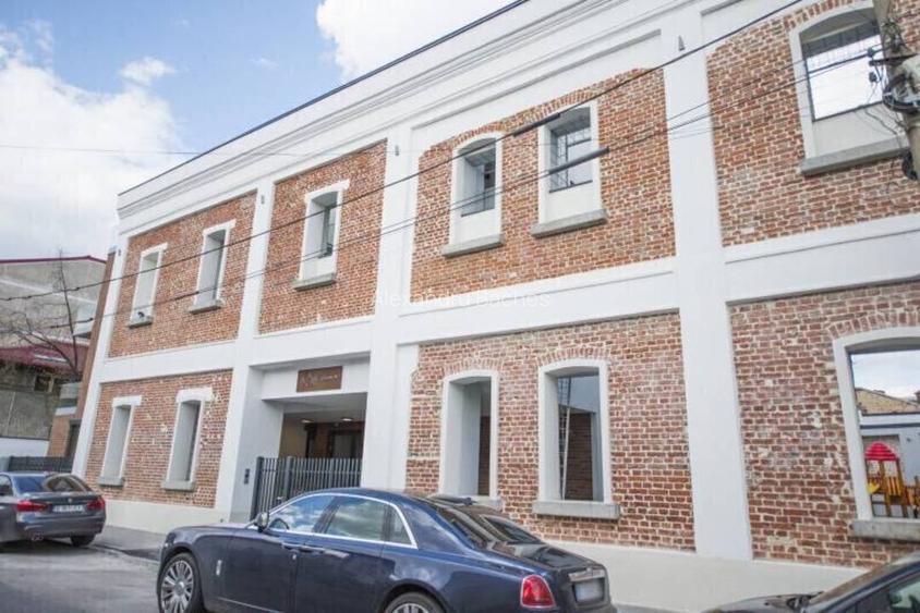 Apartament 3 camere  zona Parcul Carol !