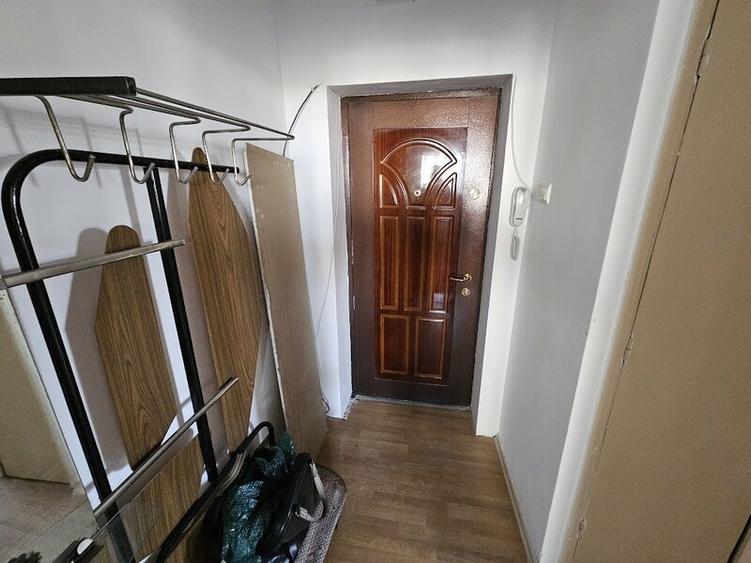 Drumul Taberei Favorit Metrou str Sibiu 300E - 3