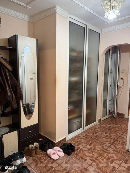 Apartament decomandat cu 2 balcoane parter, micro 20 - 10