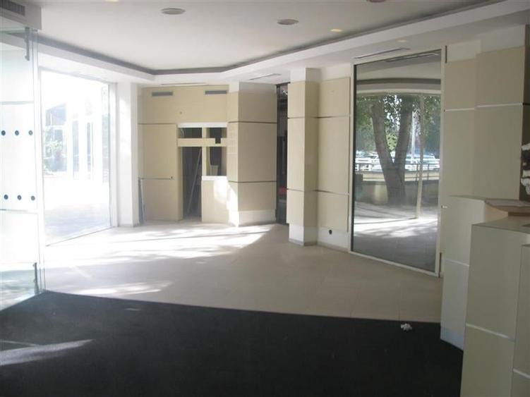 Inchiriere Spatii Comerciale de la 37 mp - 24