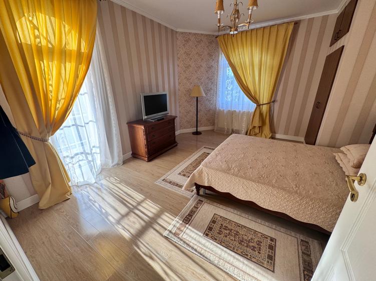 Casa deosebita sector 4 P+1+M. 6 cam.Util 418mp. Teren 1638mp - 27