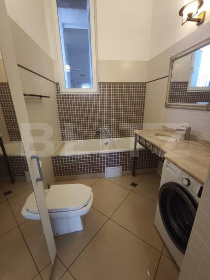 Apartament cu 4 camere semidecomandat, mobilat în Ultracentral
