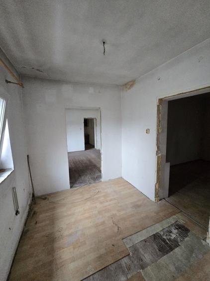 Teren 514 mp cu autorizație construcție P+1 Damaroaia Sector 1 - 18