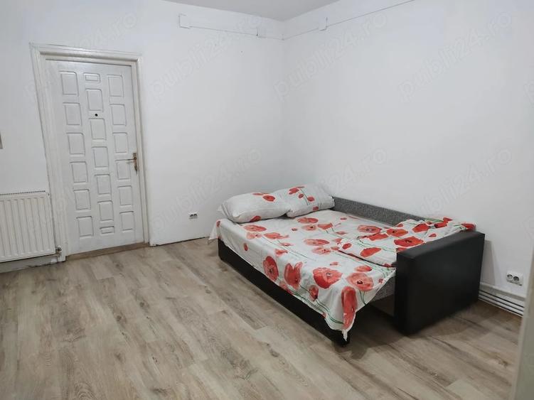 Garsonieră decomandată în Central
