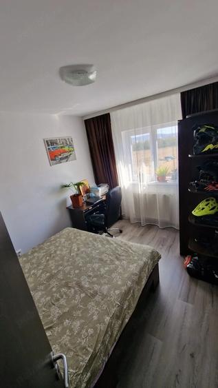 Apartament cu 3 camere decomandat în Turnișor